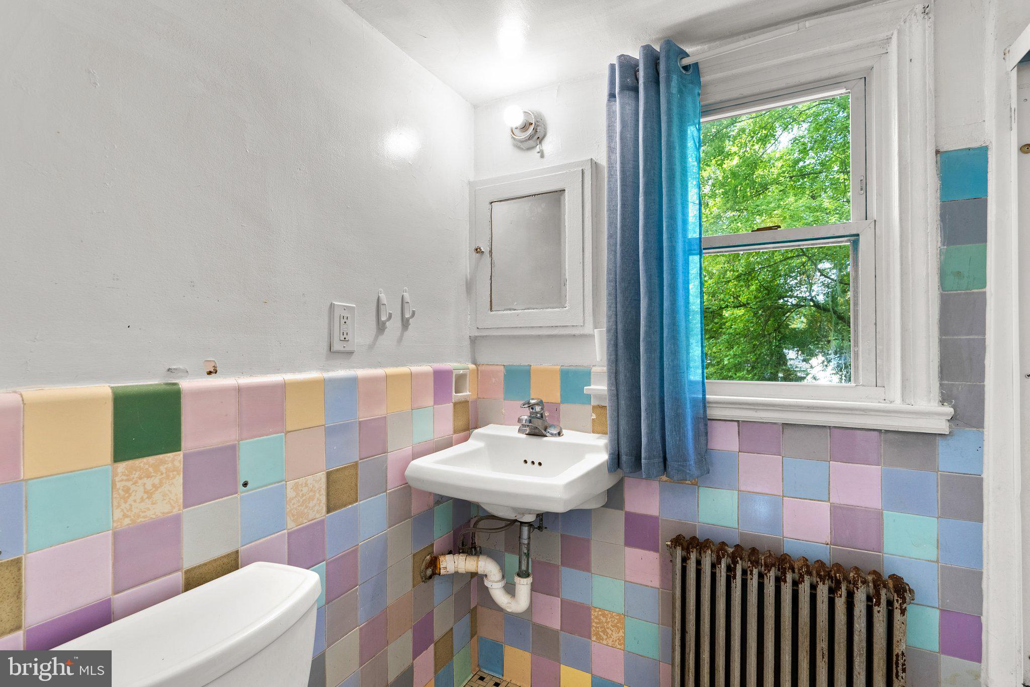 9910 Gardiner AVENUE