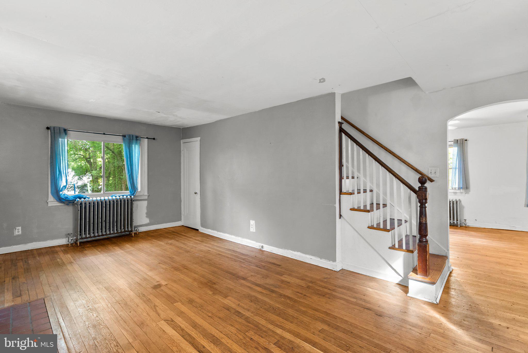 9910 Gardiner AVENUE