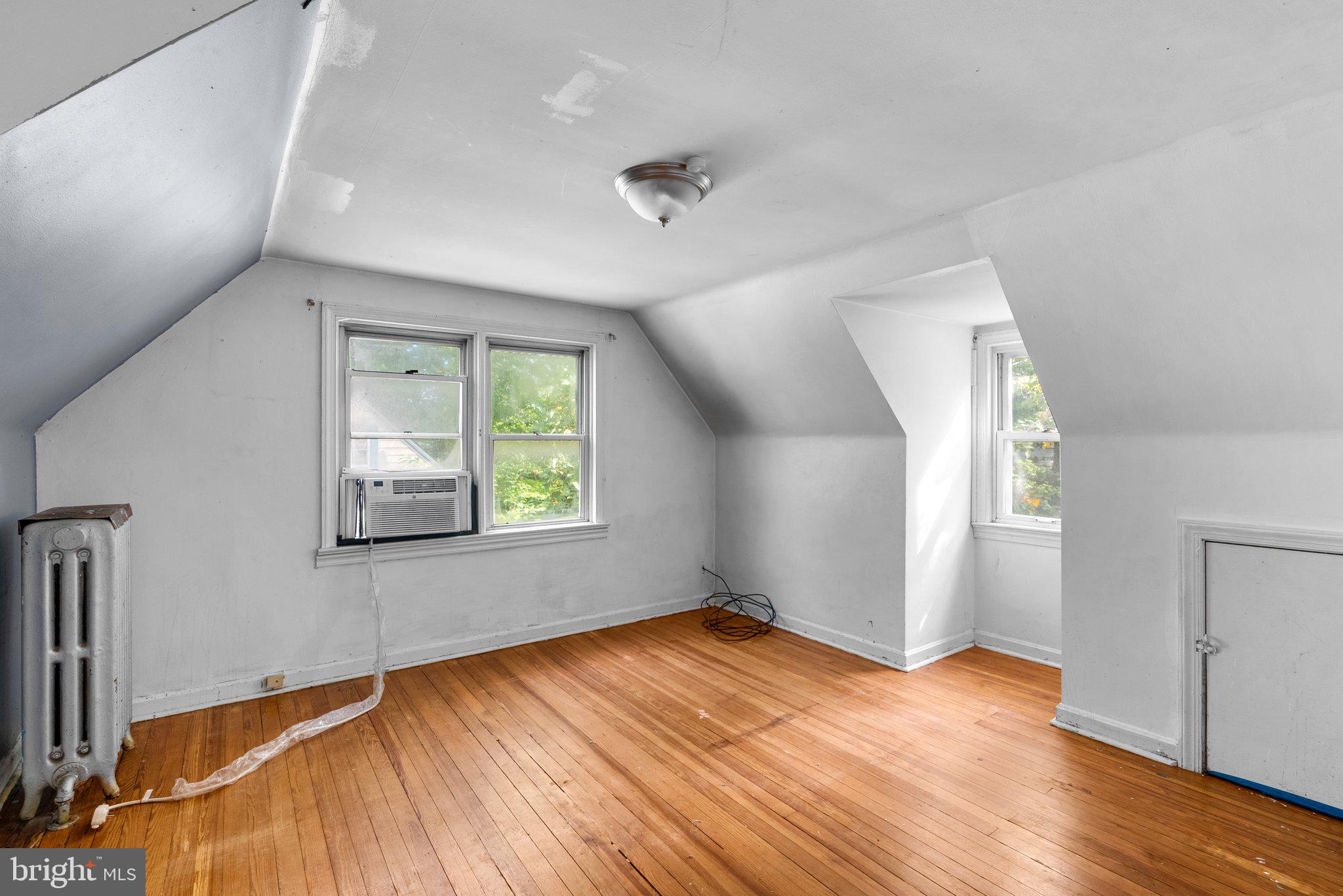 9910 Gardiner AVENUE