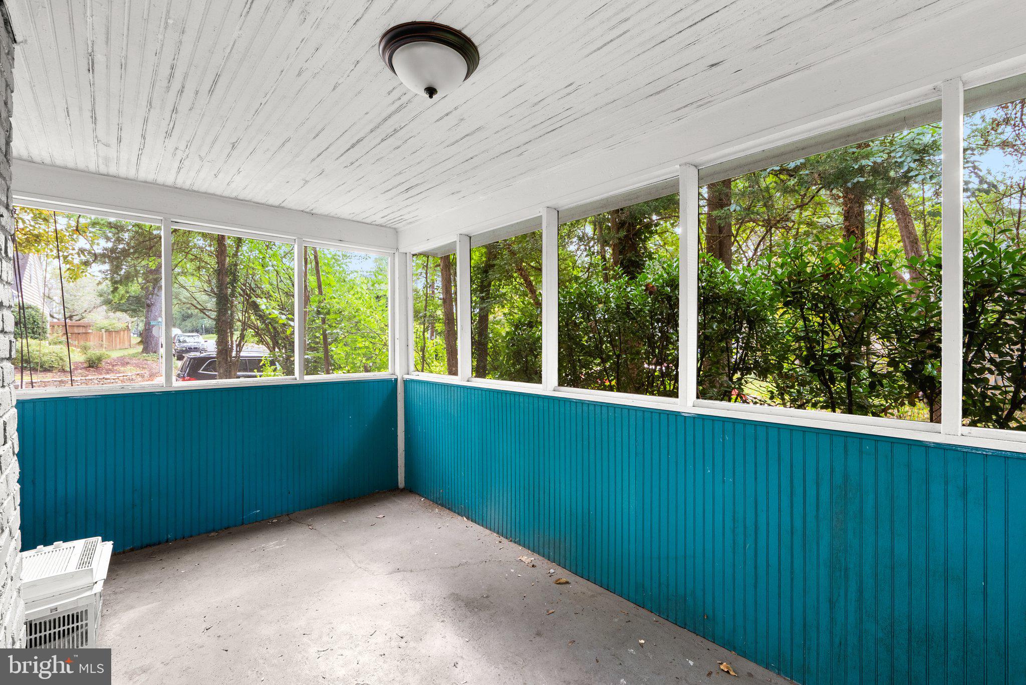 9910 Gardiner AVENUE