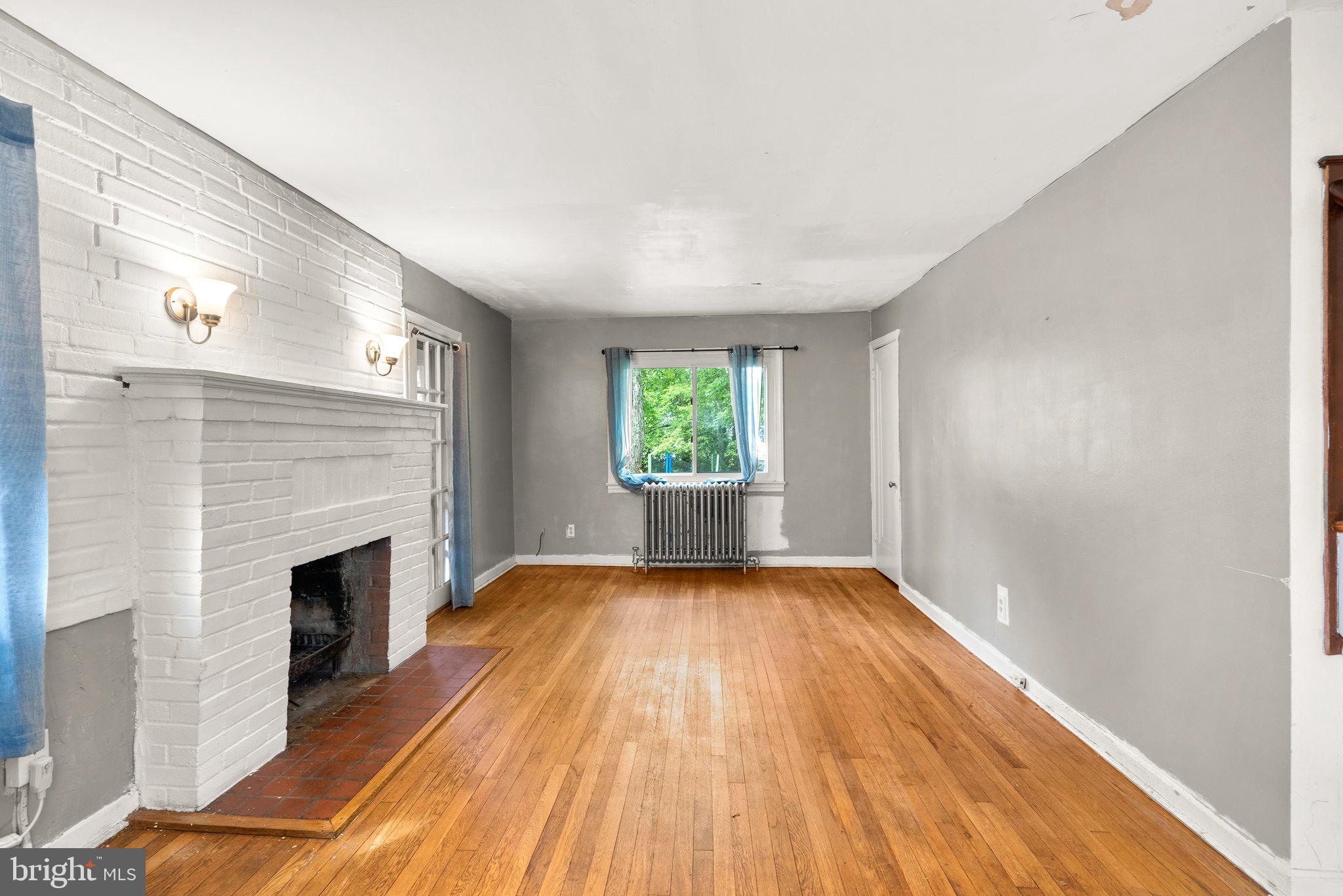 9910 Gardiner AVENUE