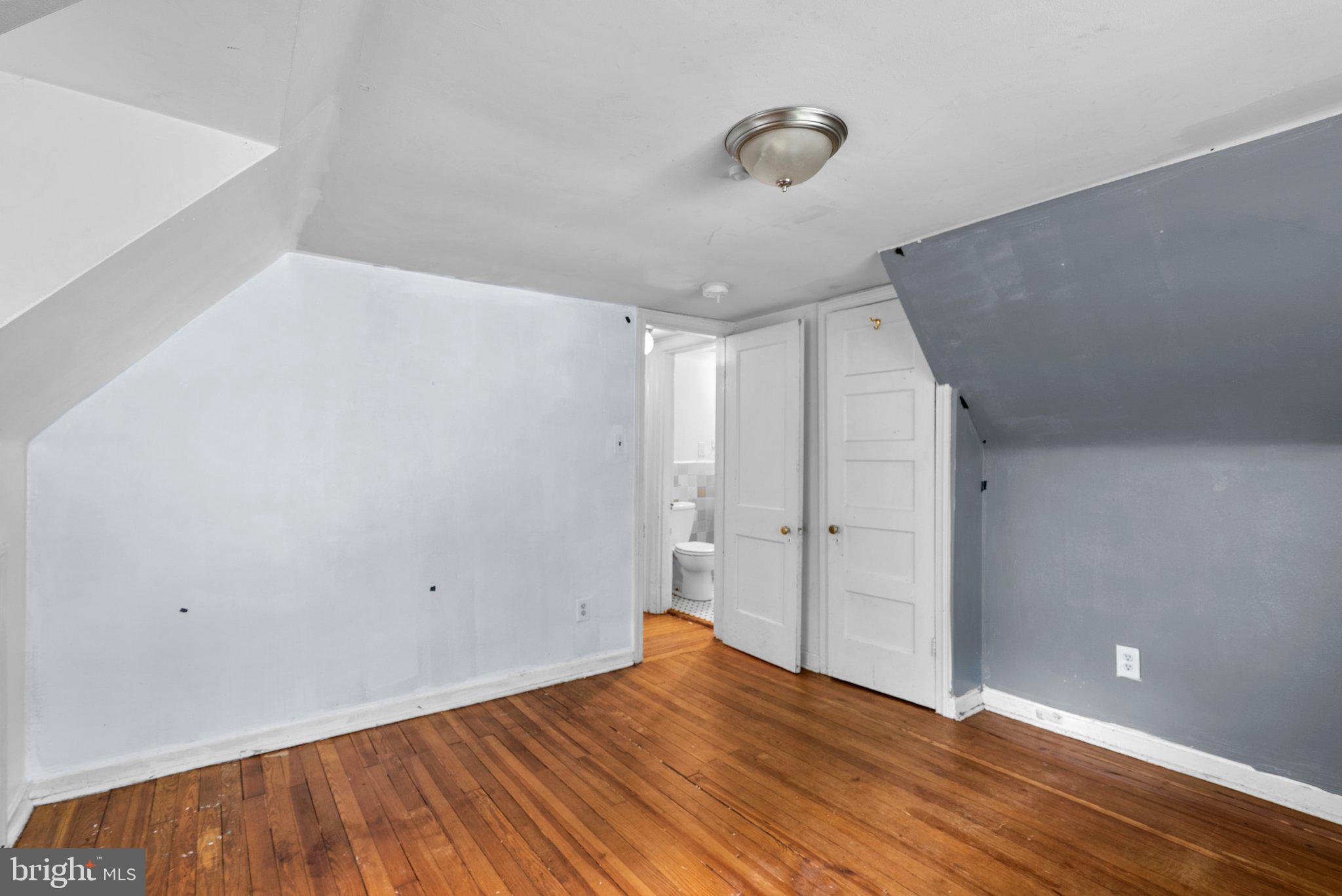 9910 Gardiner AVENUE