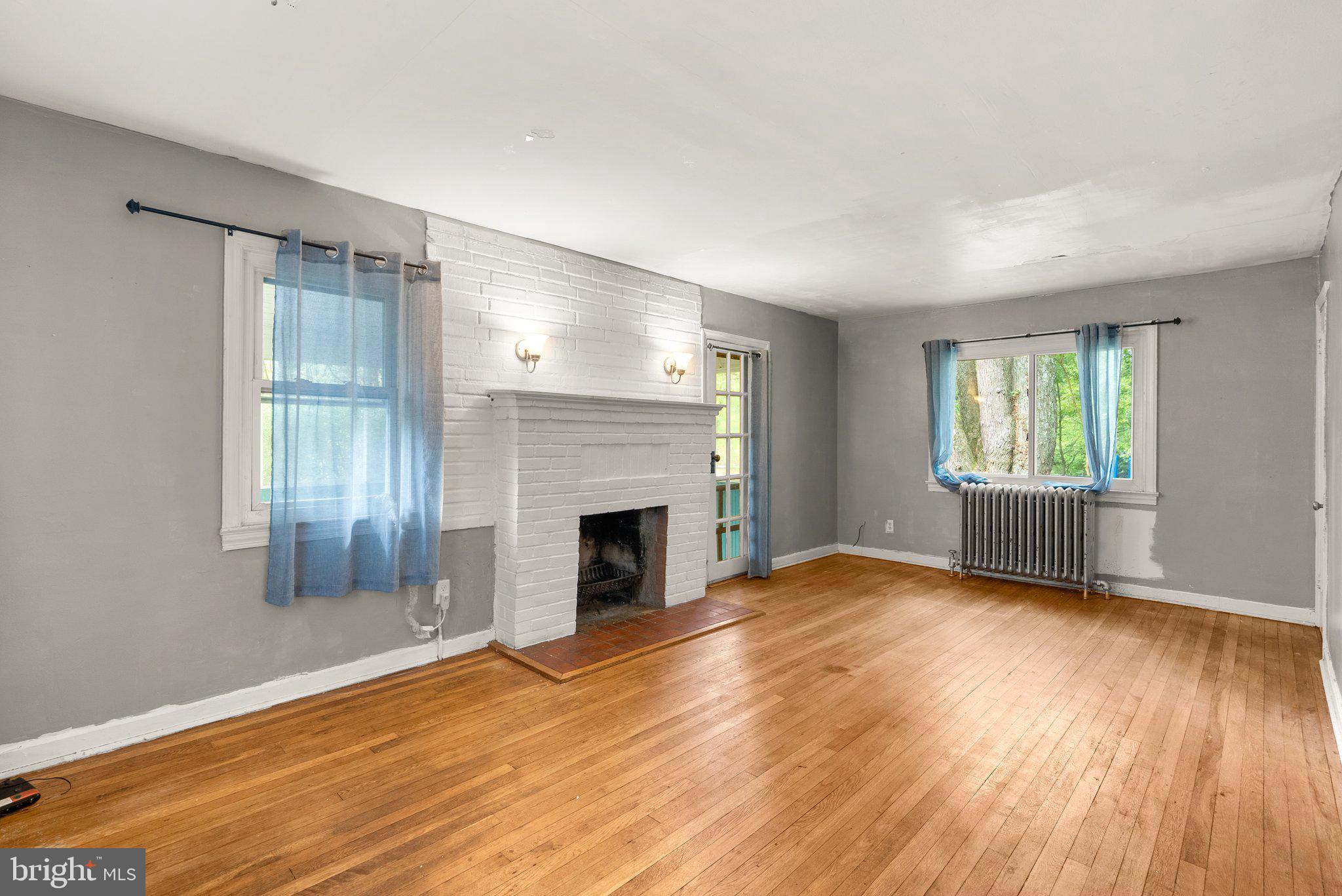 9910 Gardiner AVENUE