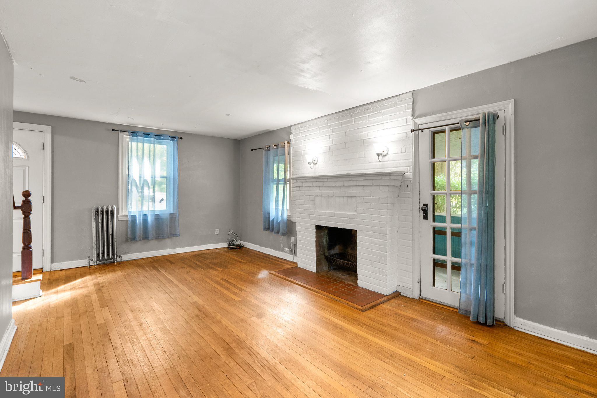 9910 Gardiner AVENUE