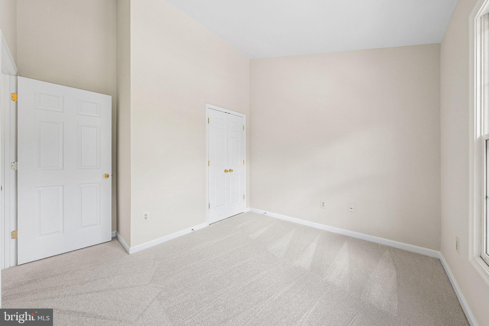 135 WOOTTON OAKS COURT