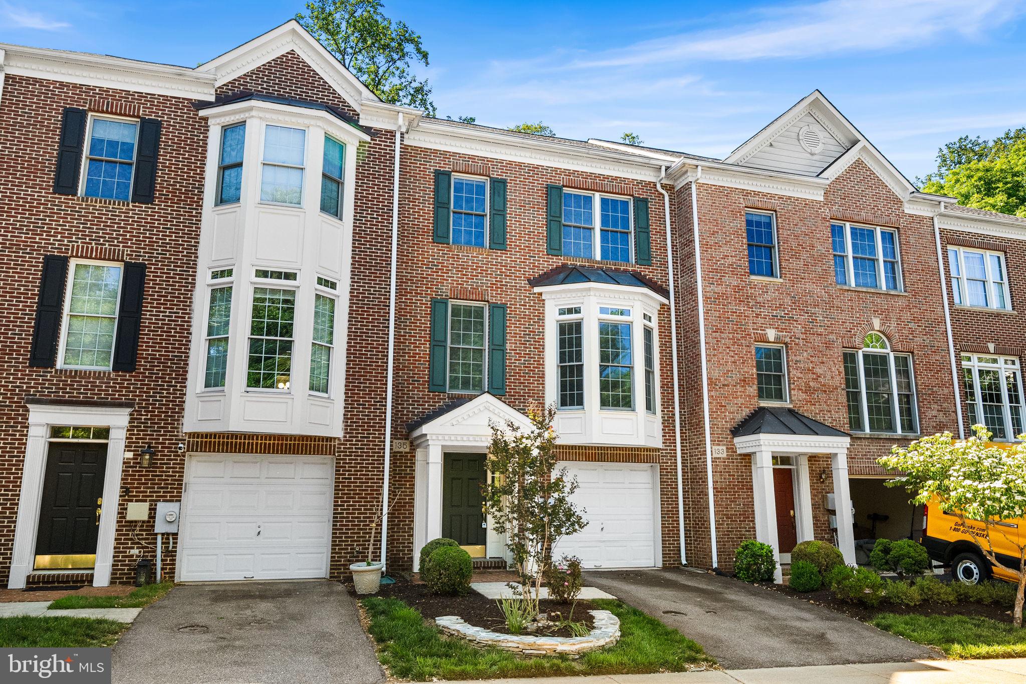135 WOOTTON OAKS COURT