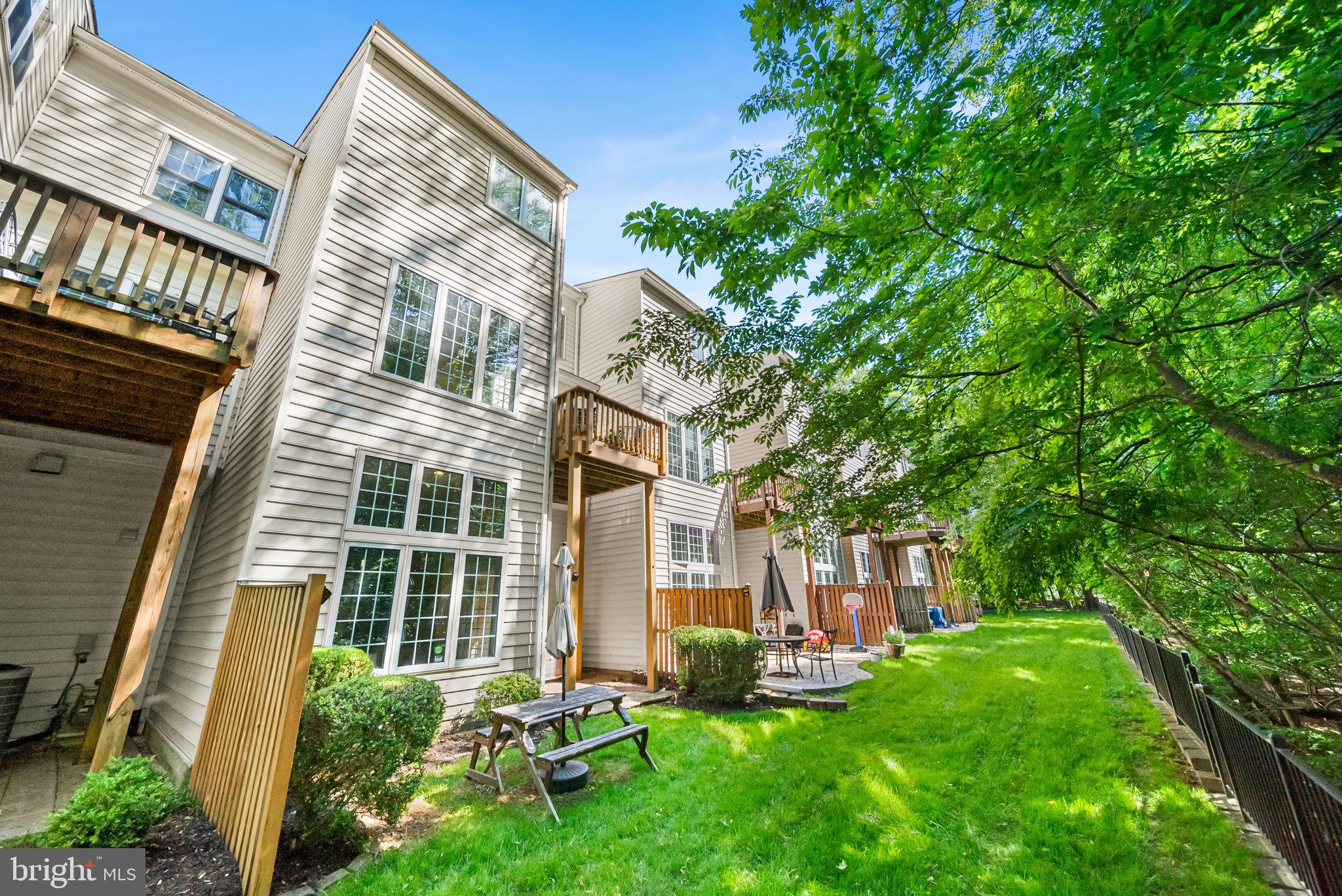 135 WOOTTON OAKS COURT