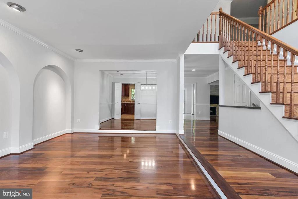 10127 CRESTBERRY PLACE