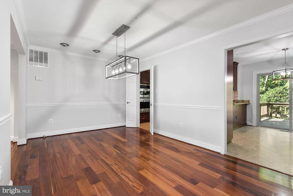 10127 CRESTBERRY PLACE
