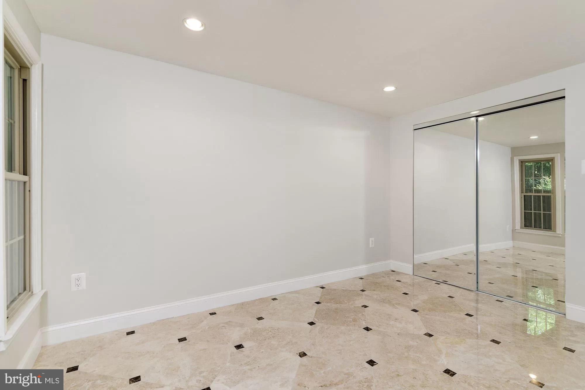 10127 CRESTBERRY PLACE