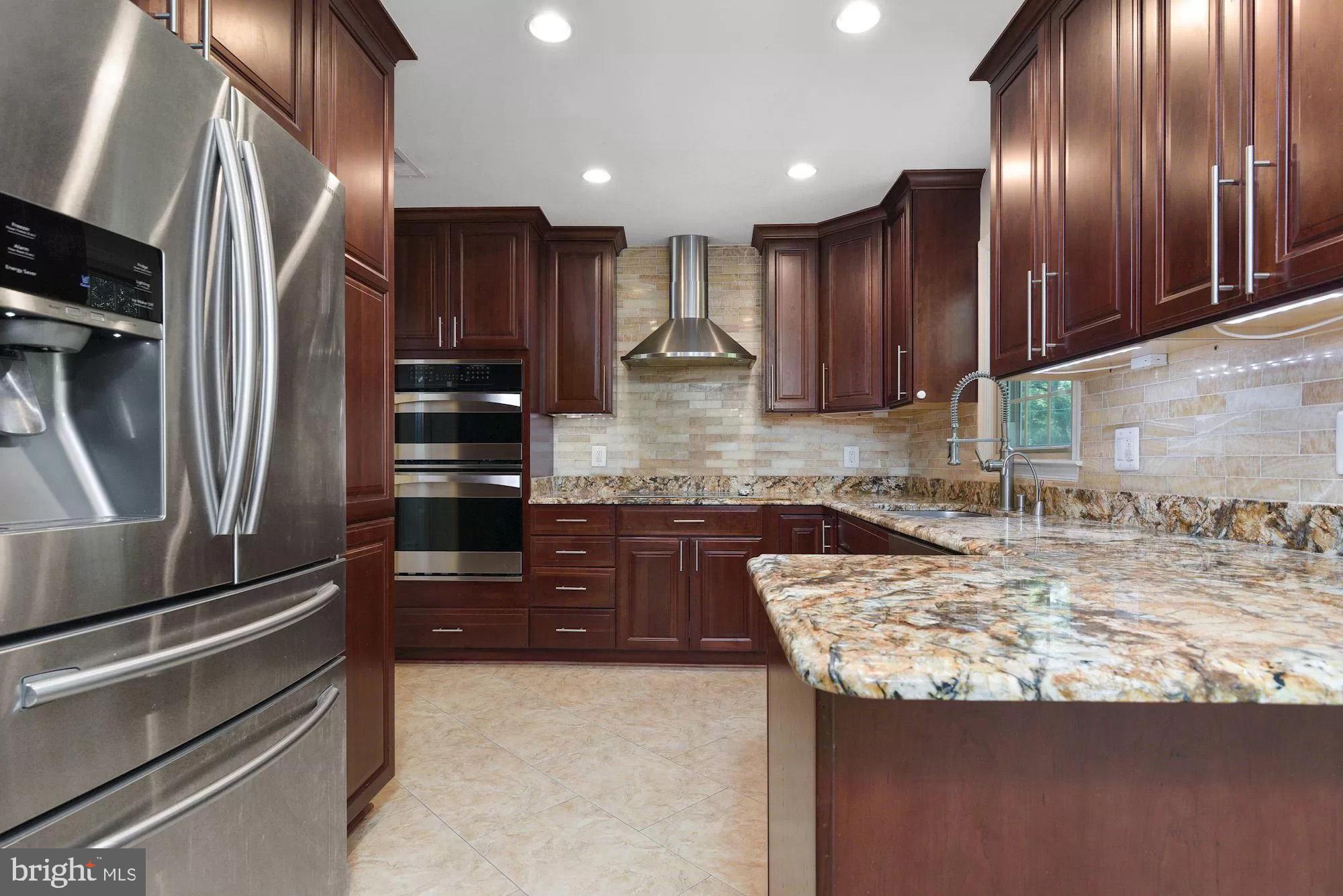 10127 CRESTBERRY PLACE