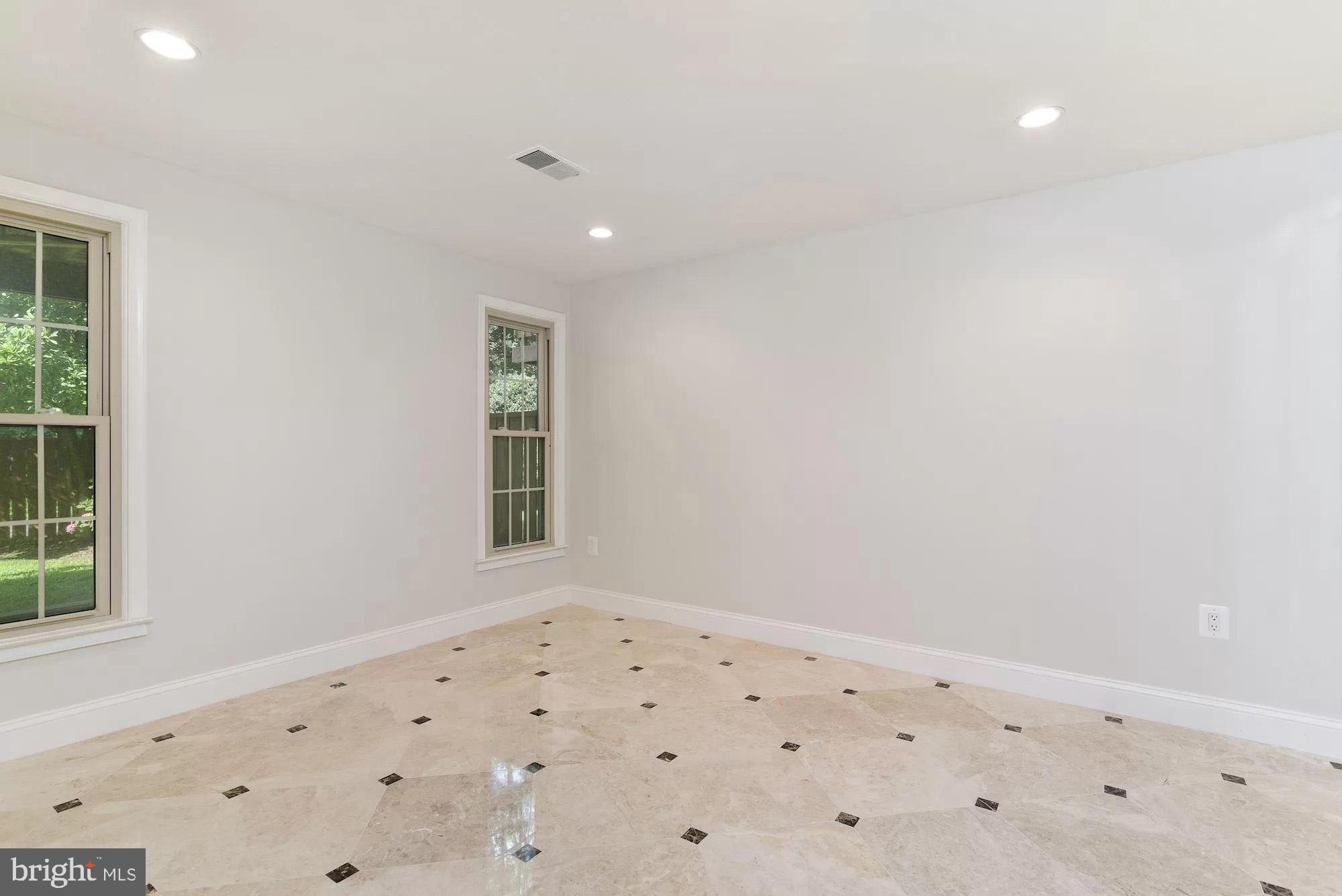 10127 CRESTBERRY PLACE