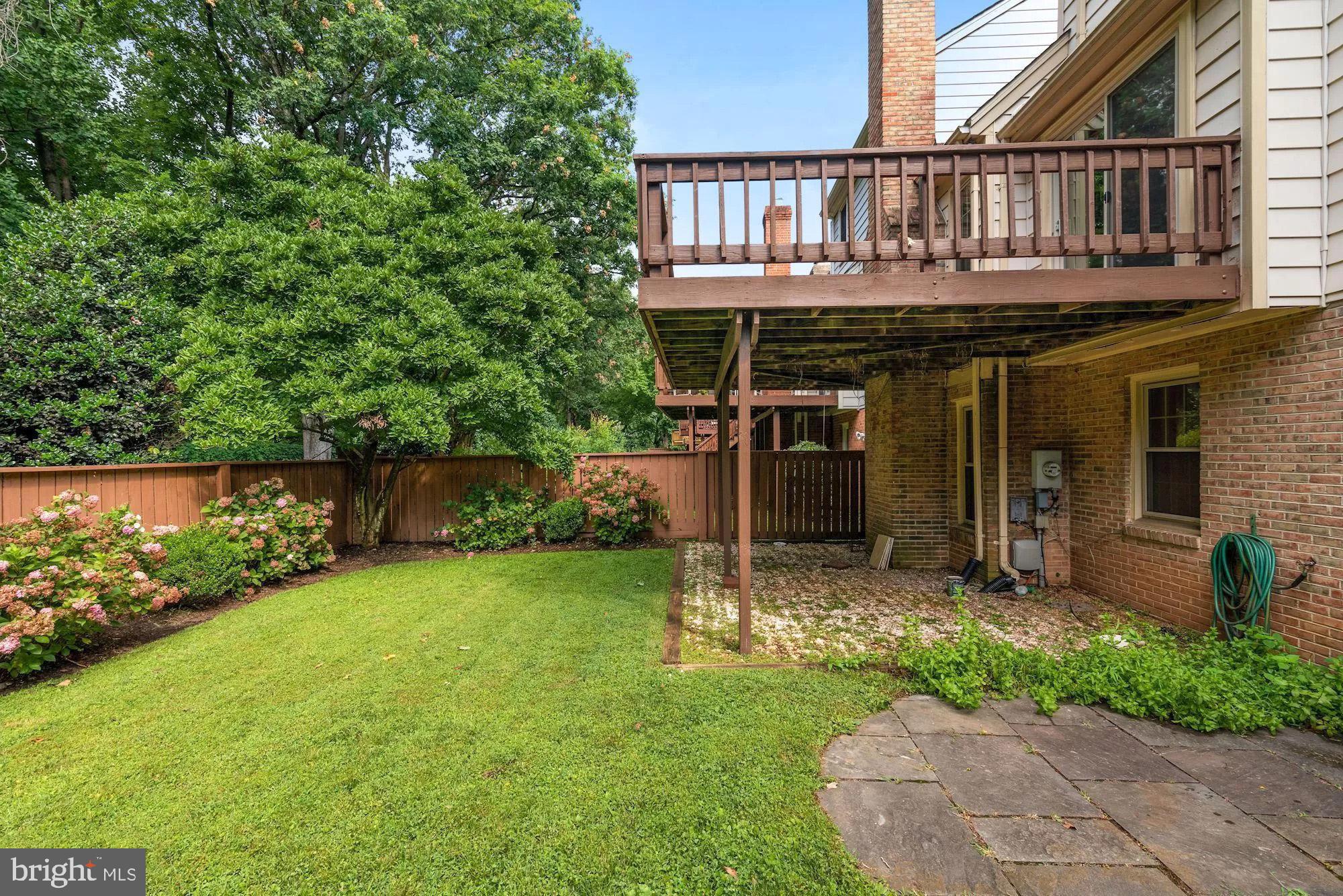 10127 CRESTBERRY PLACE