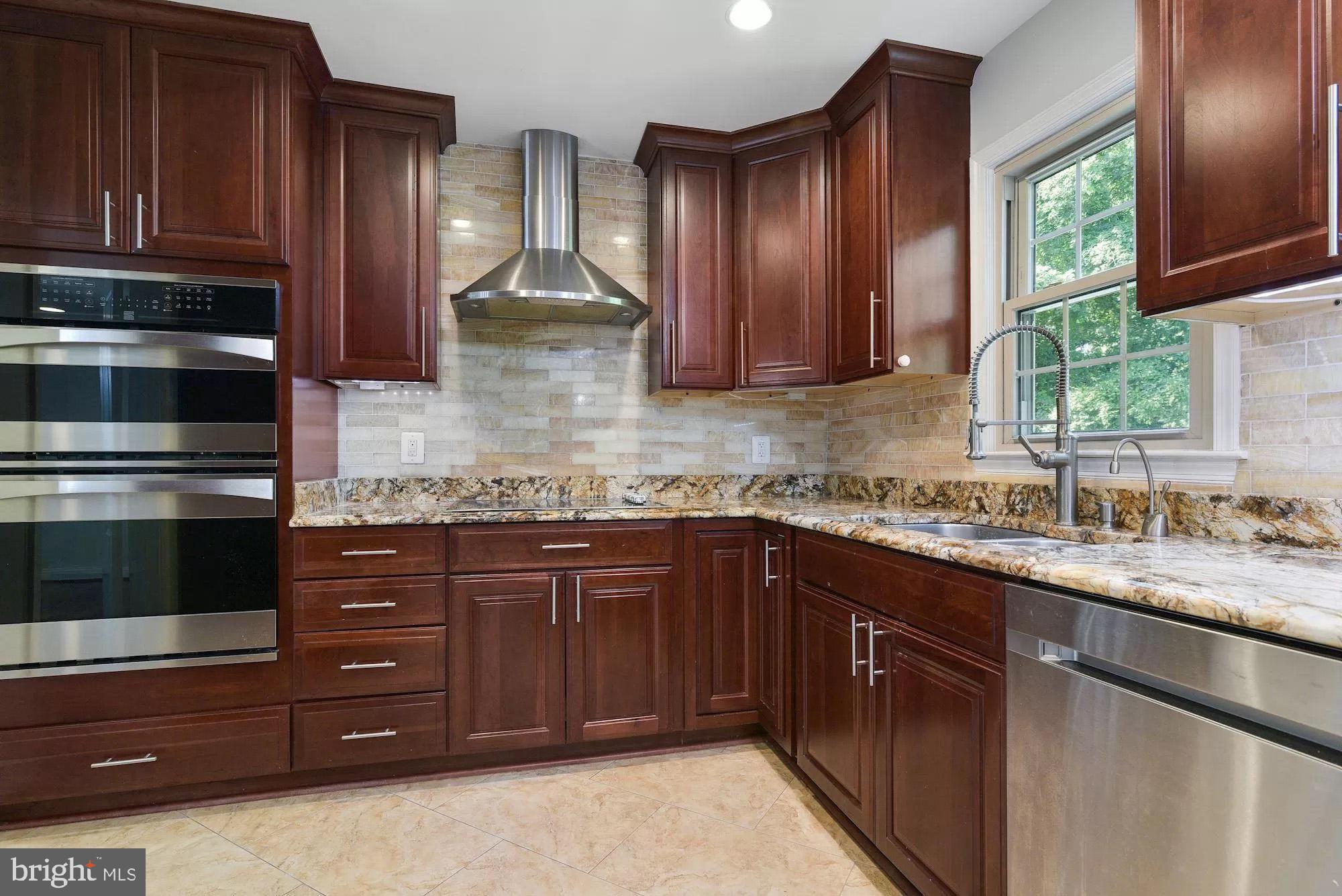 10127 CRESTBERRY PLACE