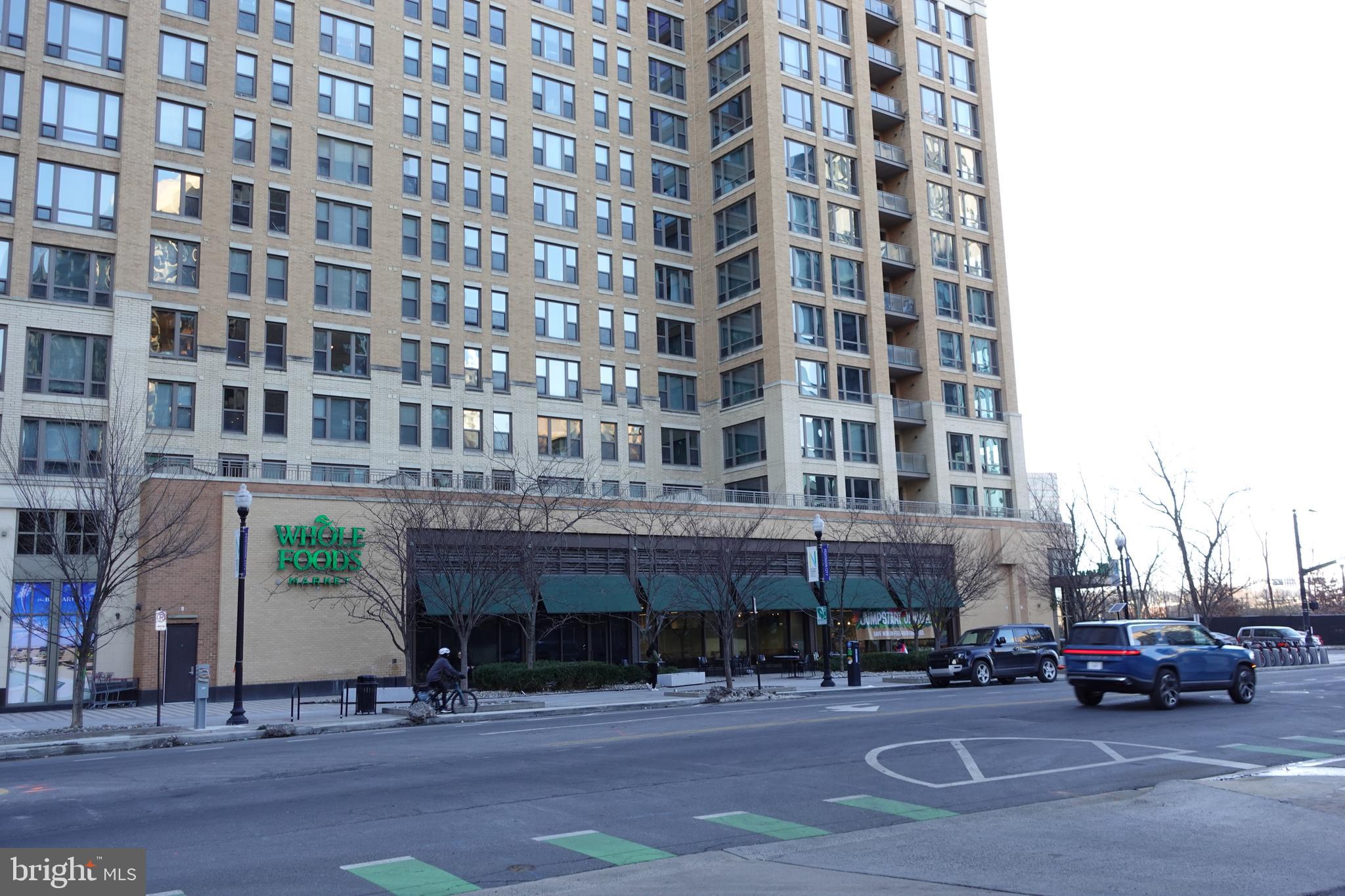 1211 S Eads St #804