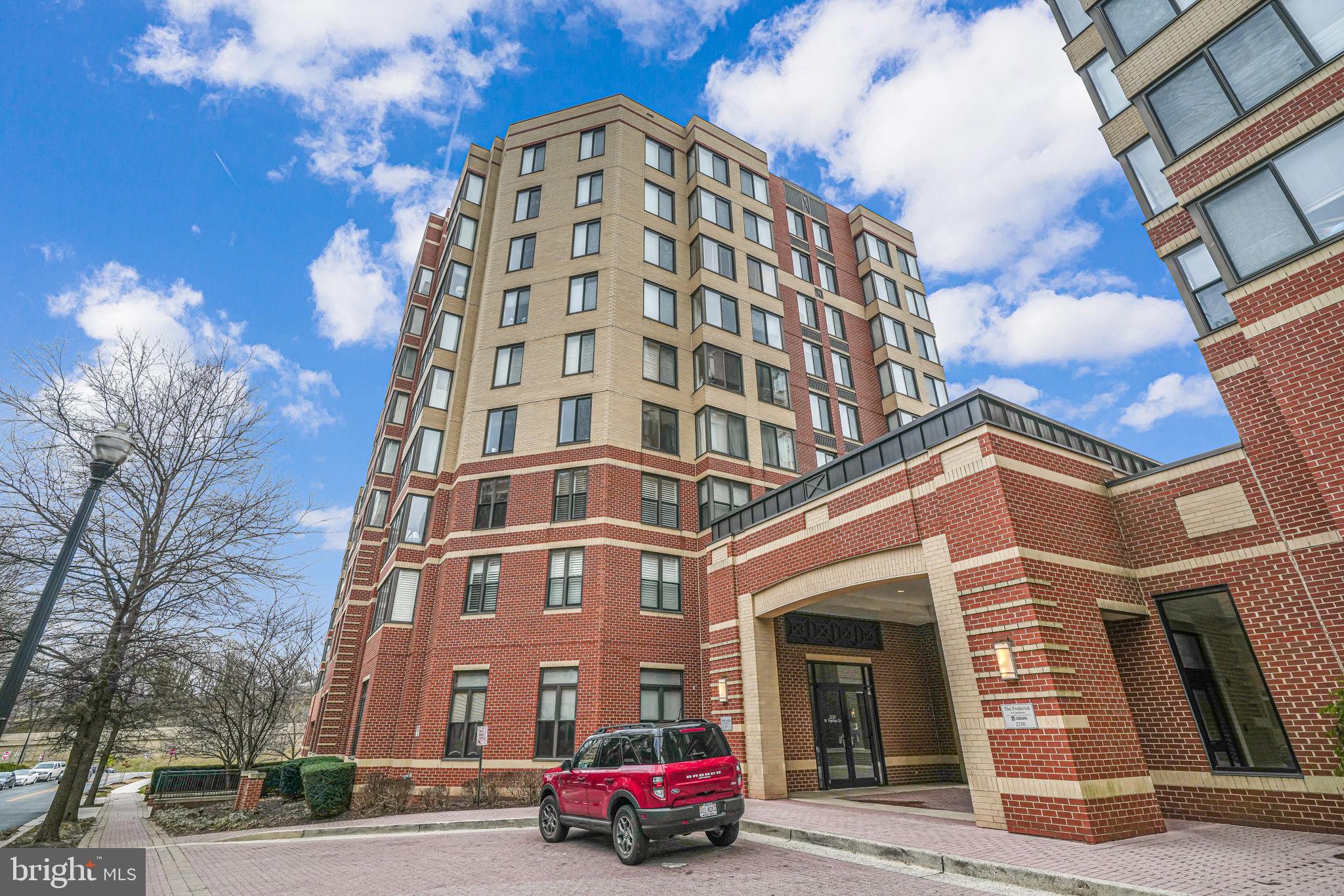 2220 Fairfax Dr #112