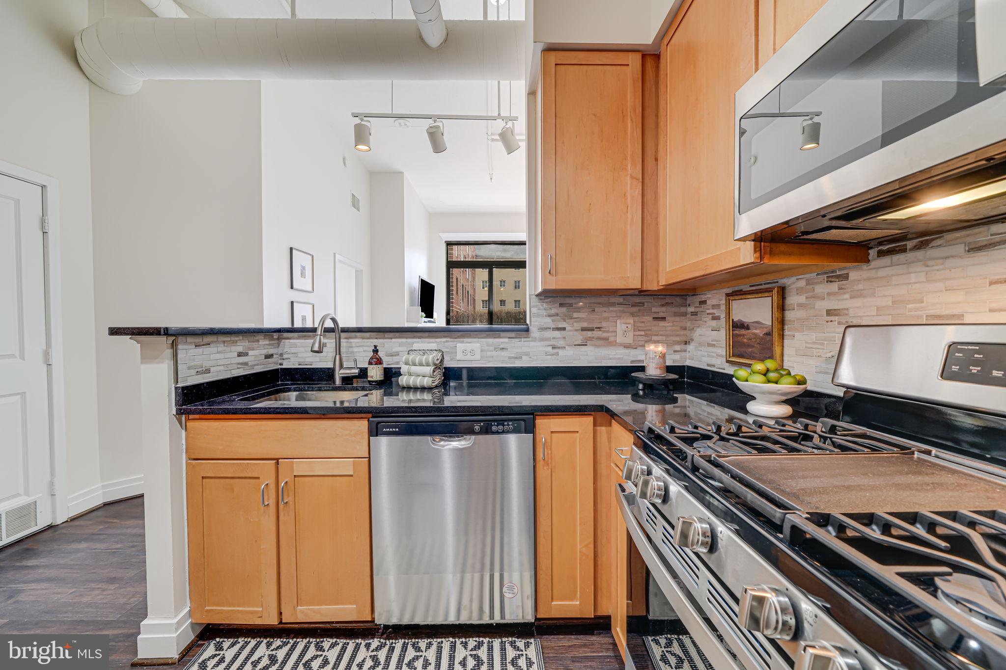 2220 Fairfax Dr #112