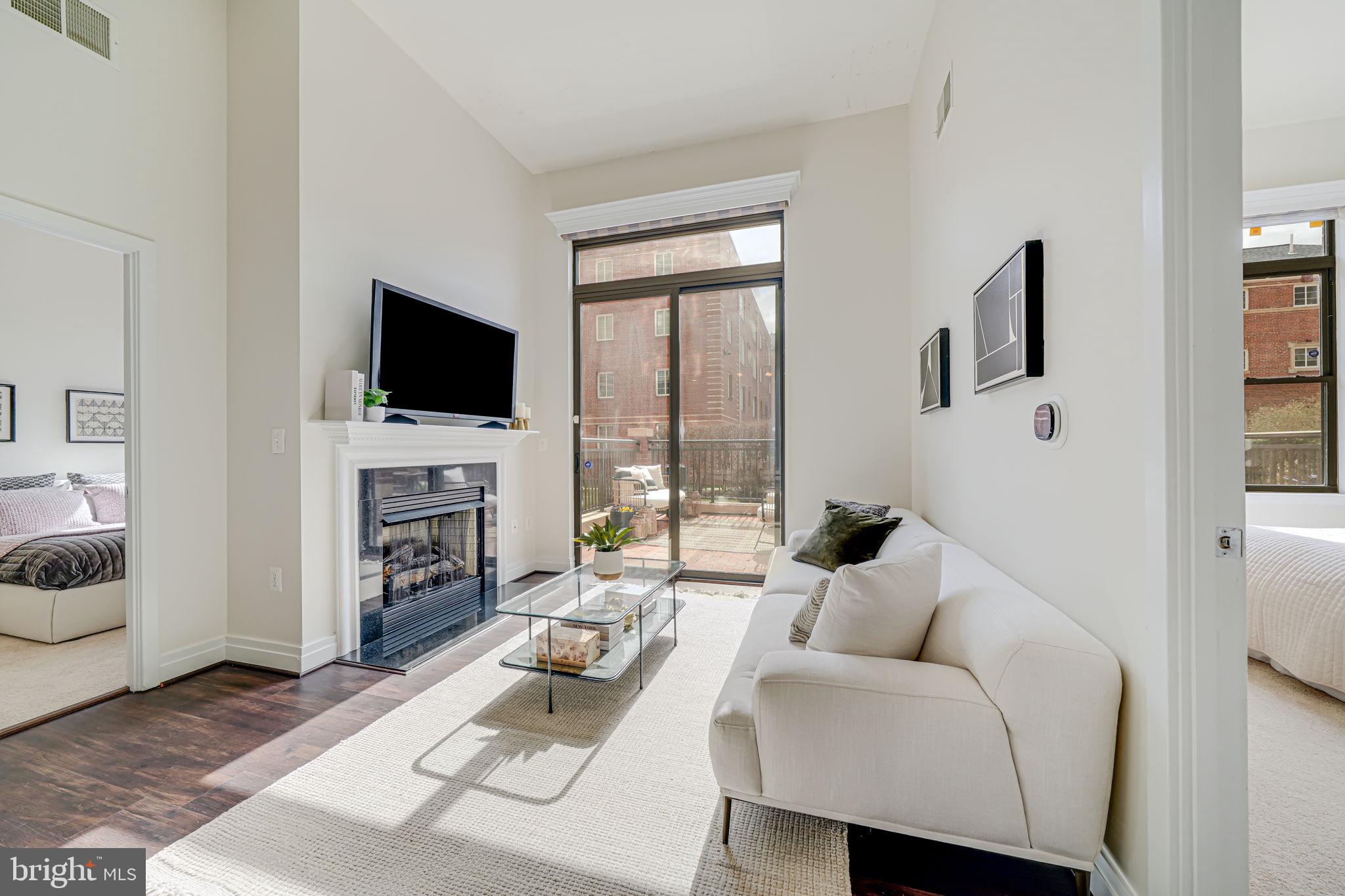 2220 Fairfax Dr #112