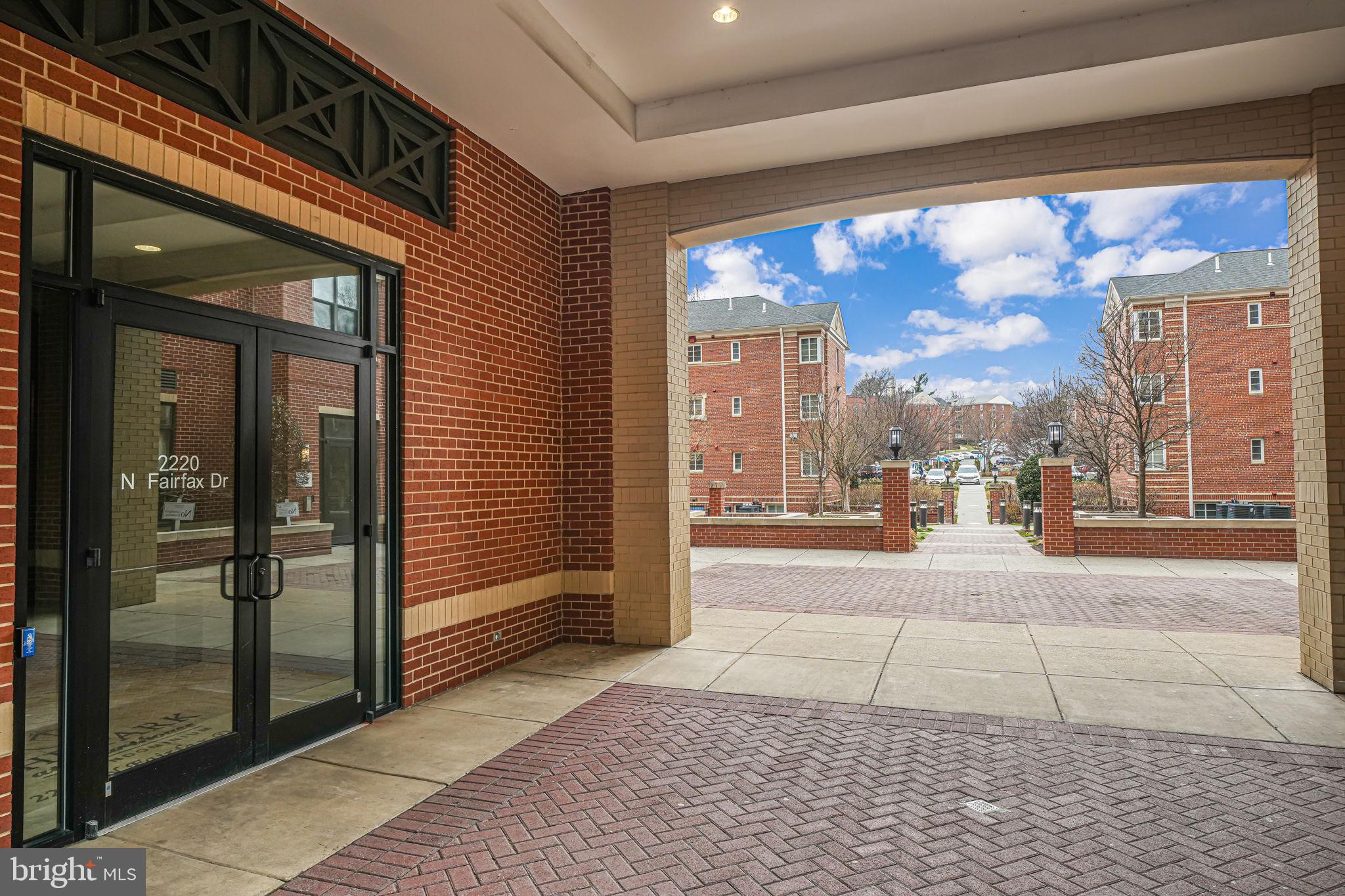 2220 Fairfax Dr #112