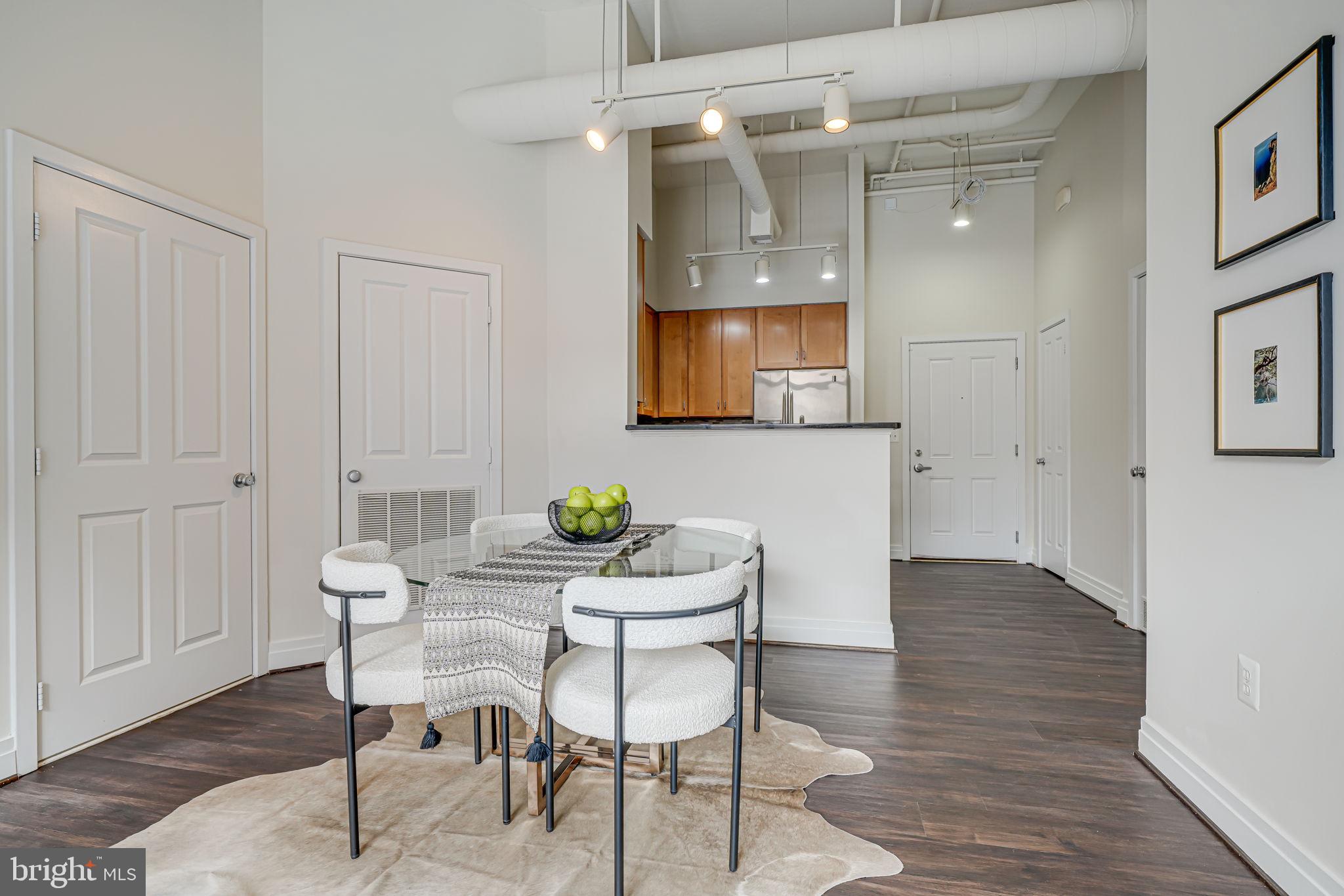 2220 Fairfax Dr #112