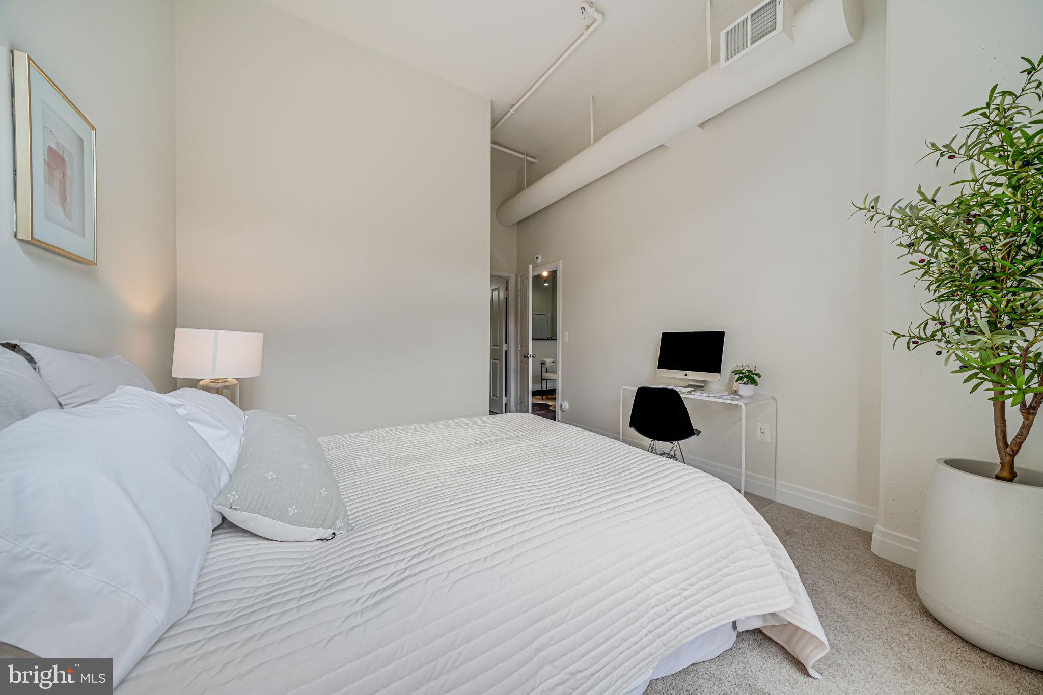 2220 Fairfax Dr #112