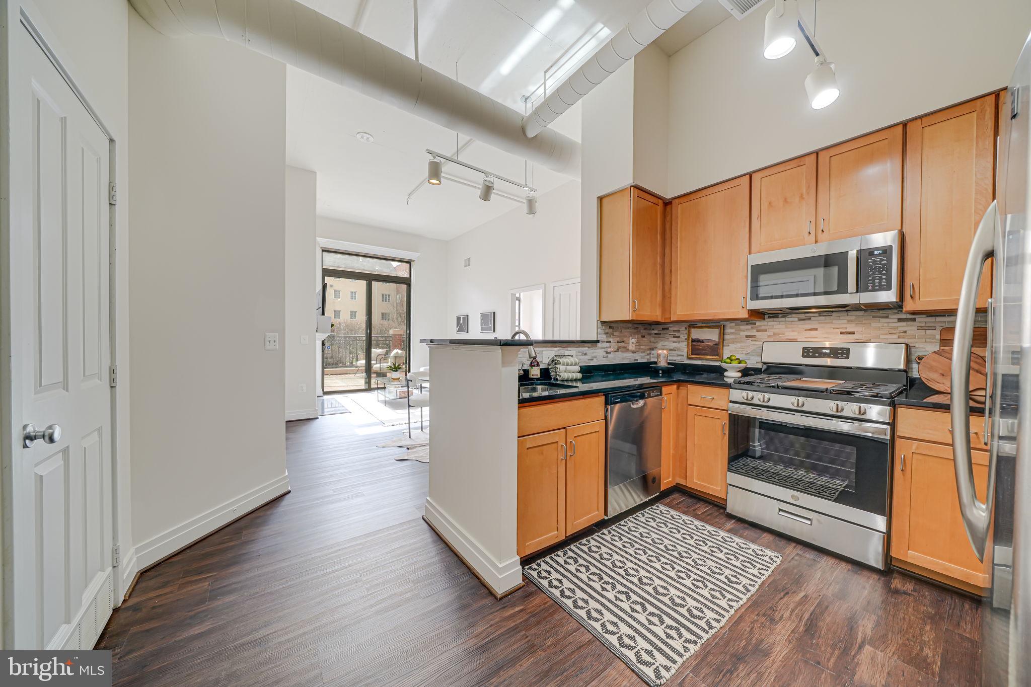 2220 Fairfax Dr #112