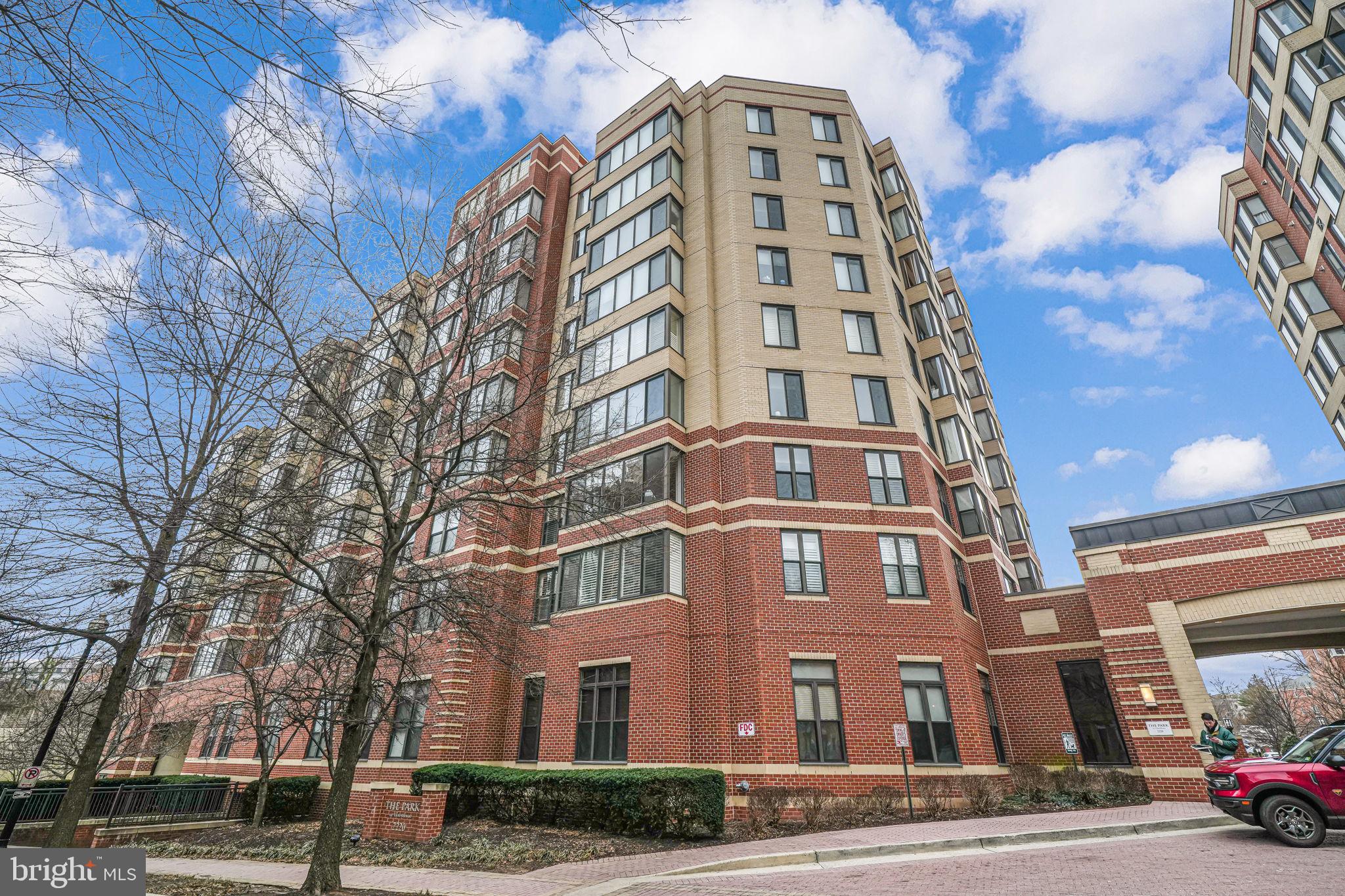 2220 Fairfax Dr #112