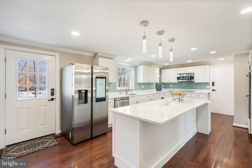 10622 RUNAWAY LN