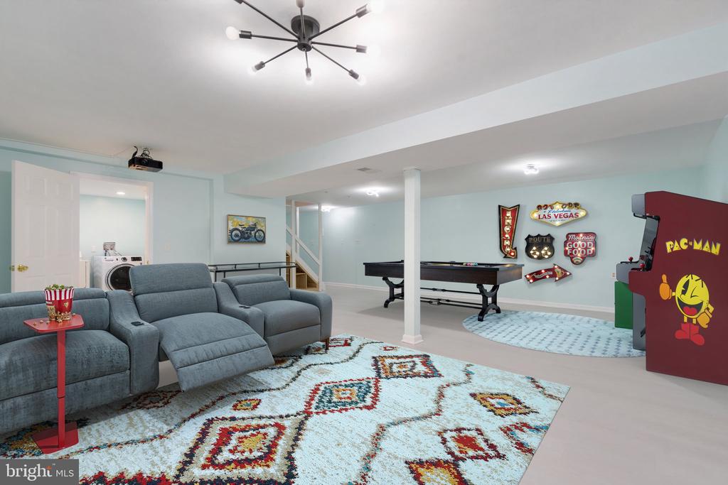 10622 RUNAWAY LN