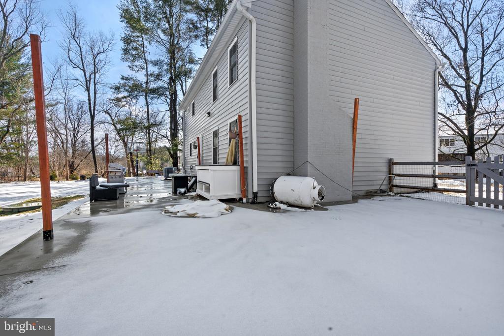 10622 RUNAWAY LN