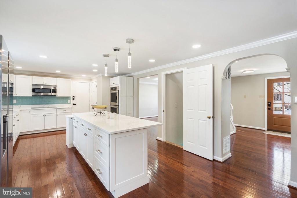10622 RUNAWAY LN