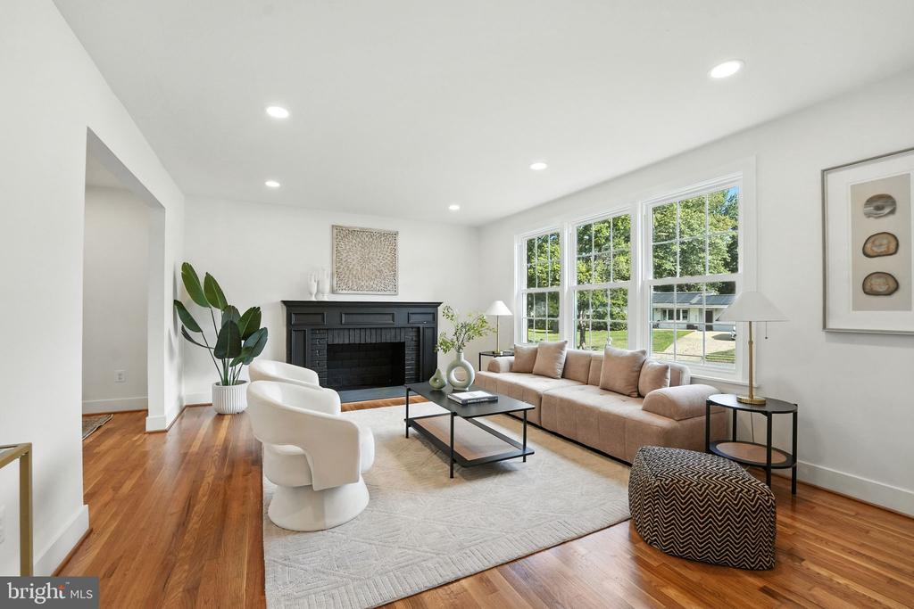 8711 WESTWOOD DRIVE