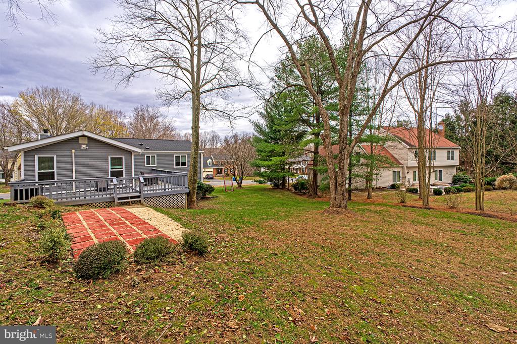 9705 LOCUST HILL DRIVE