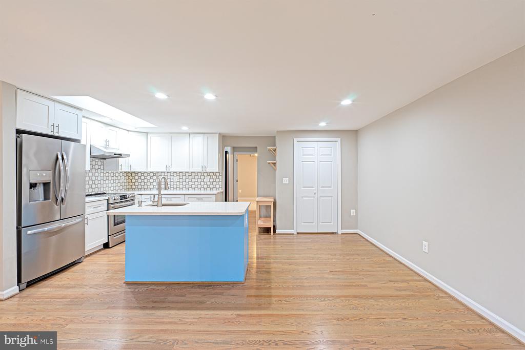 9705 LOCUST HILL DRIVE