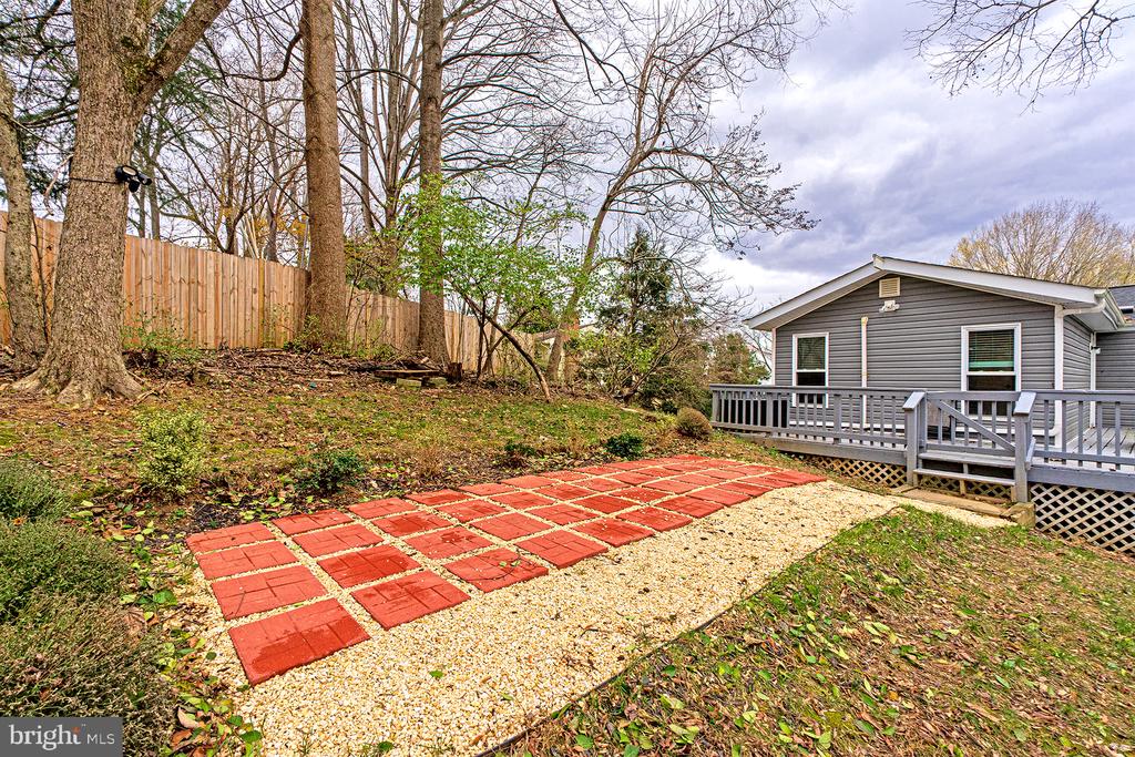 9705 LOCUST HILL DRIVE