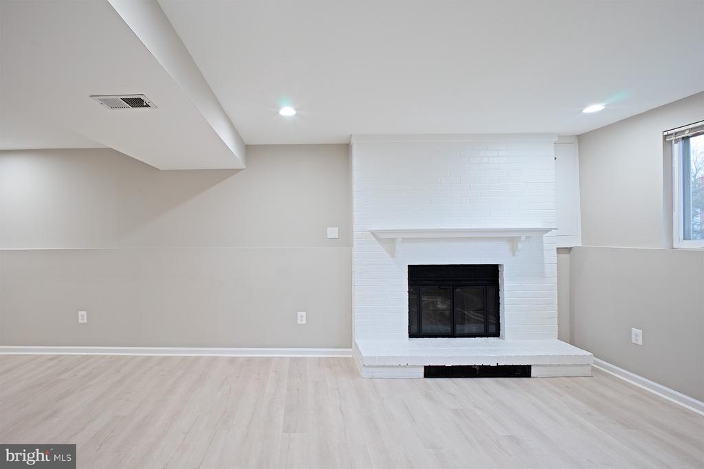 9705 LOCUST HILL DRIVE