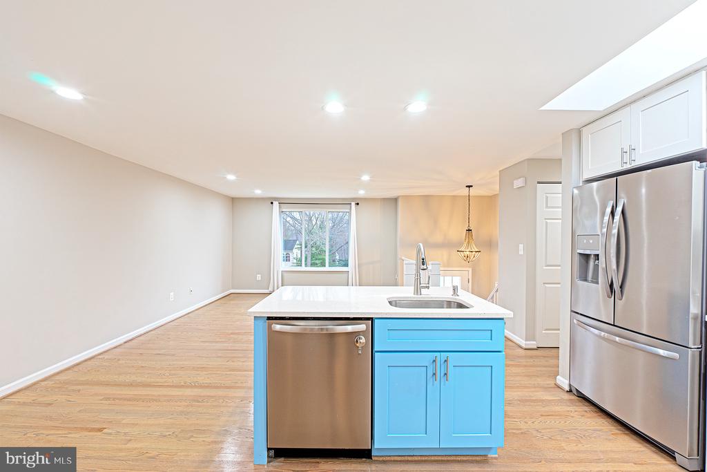 9705 LOCUST HILL DRIVE