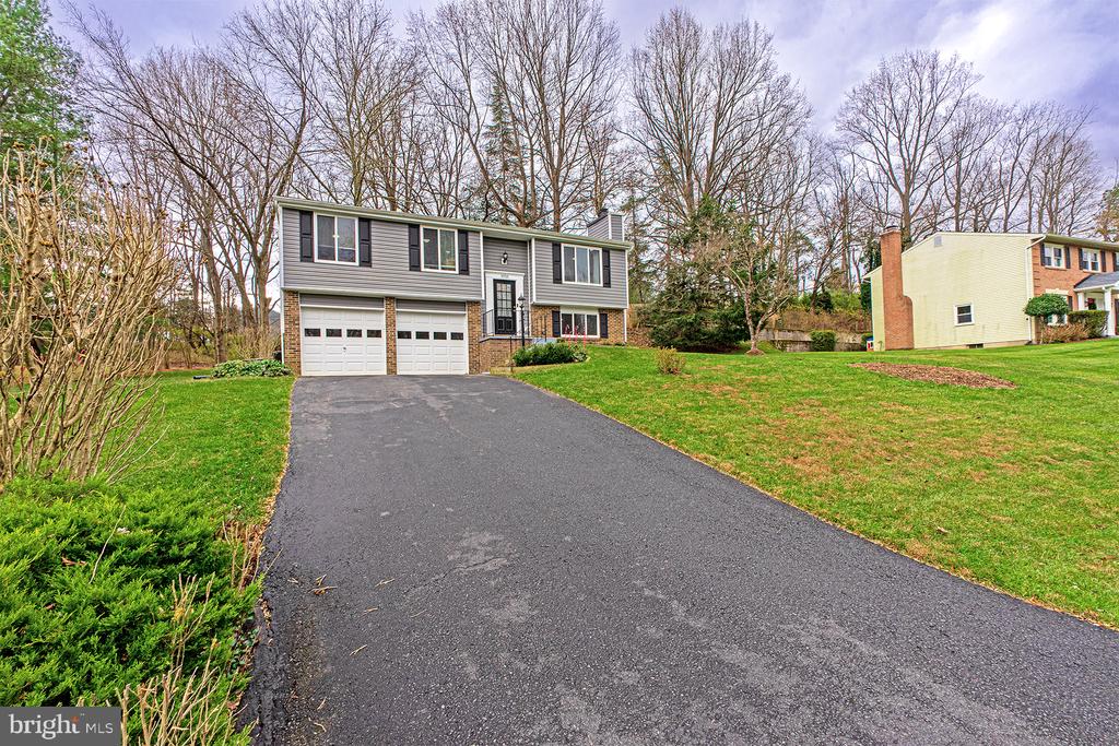 9705 LOCUST HILL DRIVE