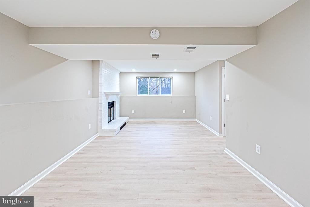 9705 LOCUST HILL DRIVE