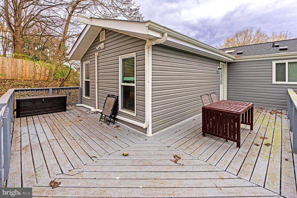9705 LOCUST HILL DRIVE