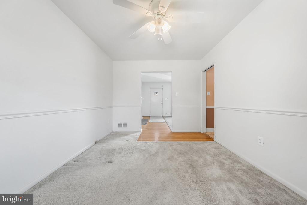 1806 LANSING COURT