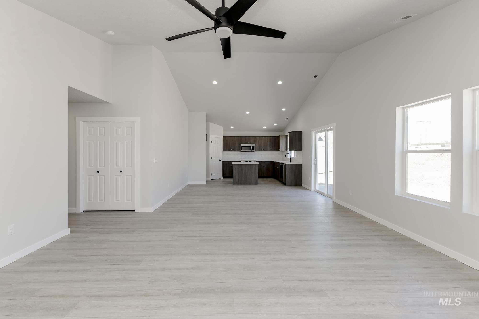 1262 W Bass River Dr