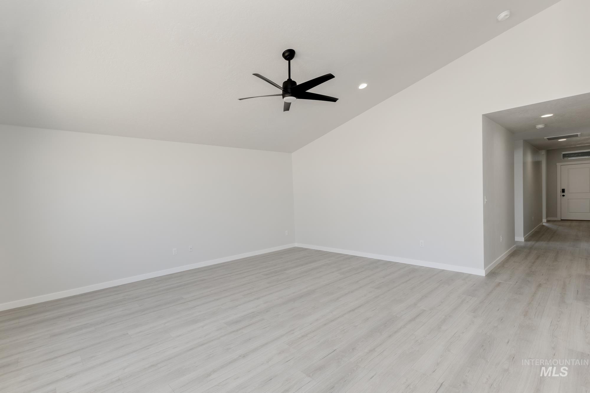 1262 W Bass River Dr
