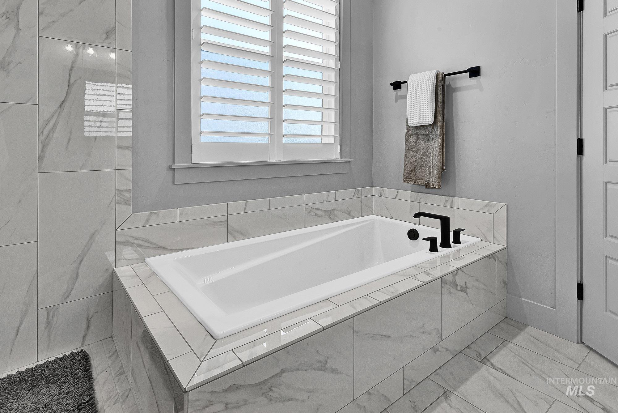 13923 Levendi Ct
