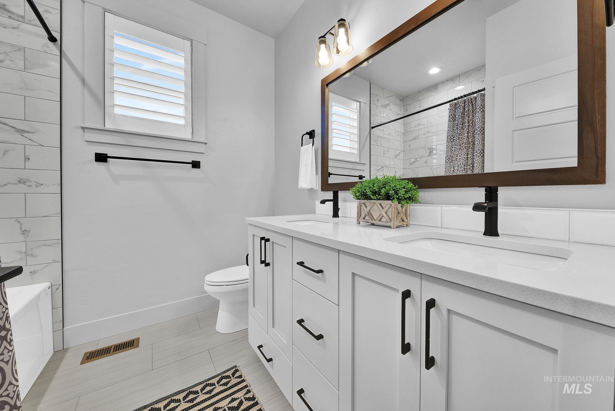 13923 Levendi Ct