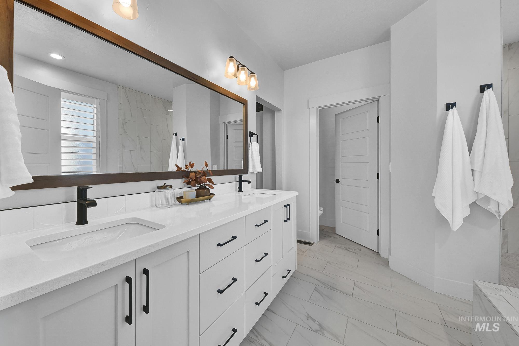 13923 Levendi Ct