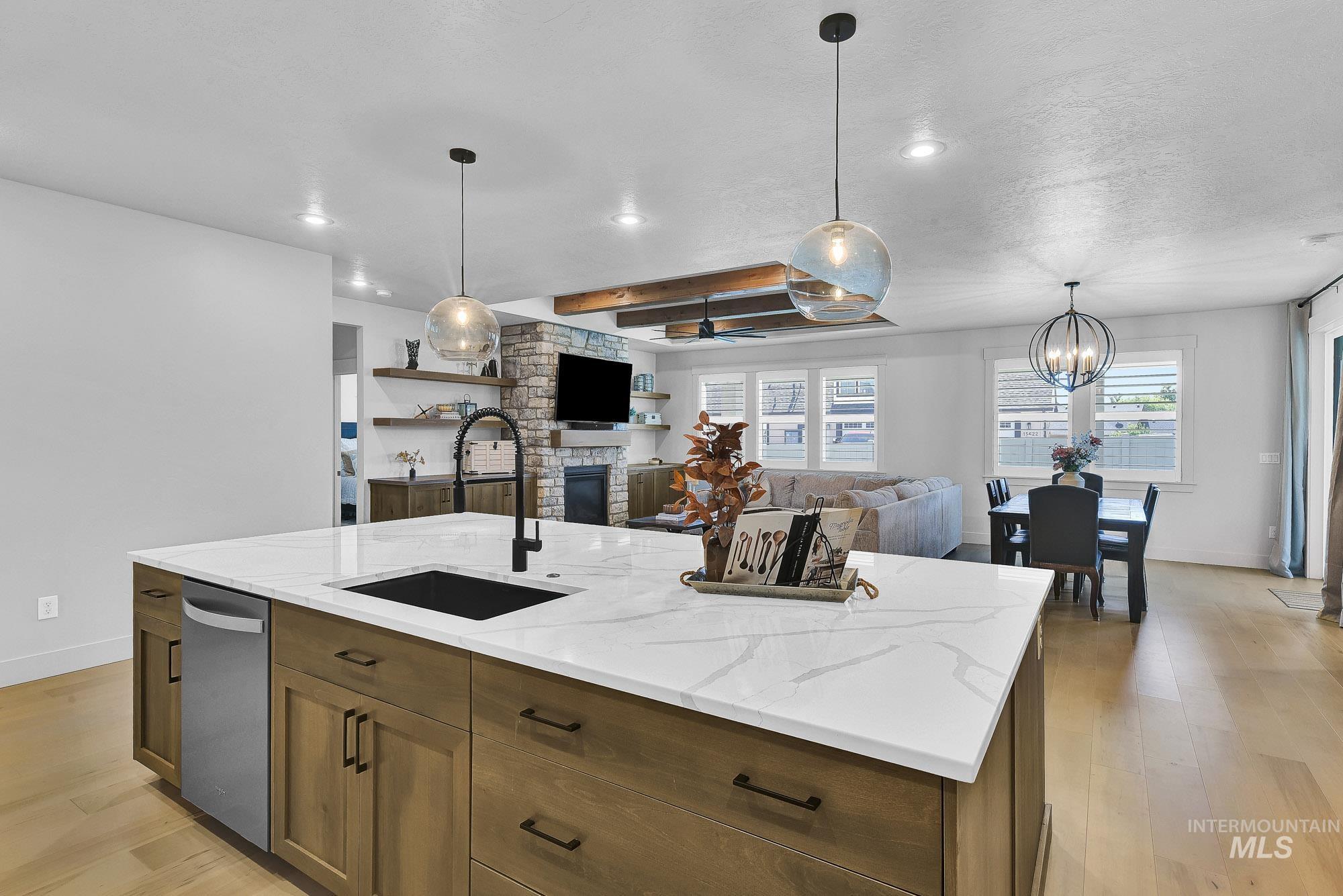 13923 Levendi Ct