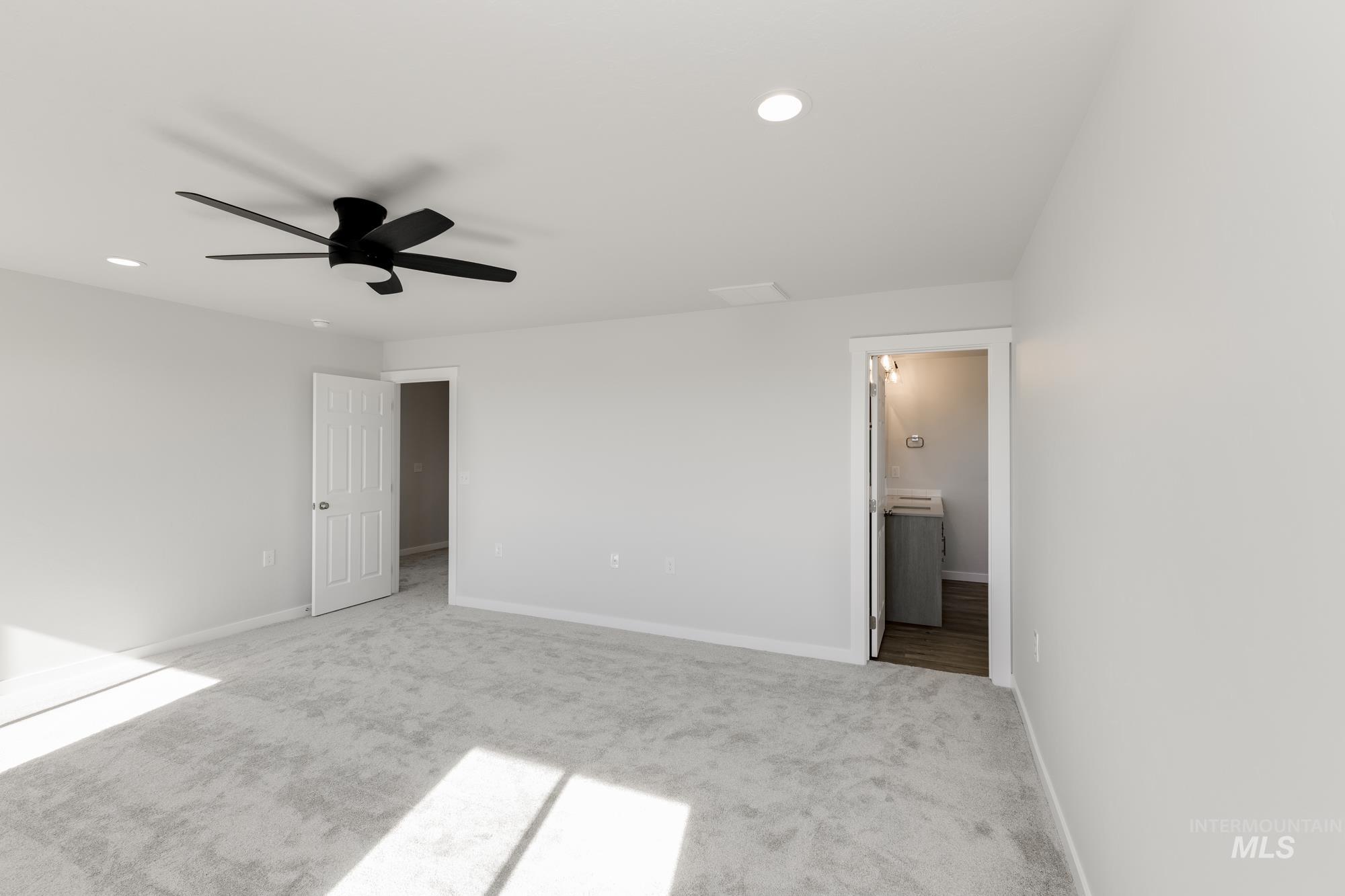 1223 W Pack River Dr