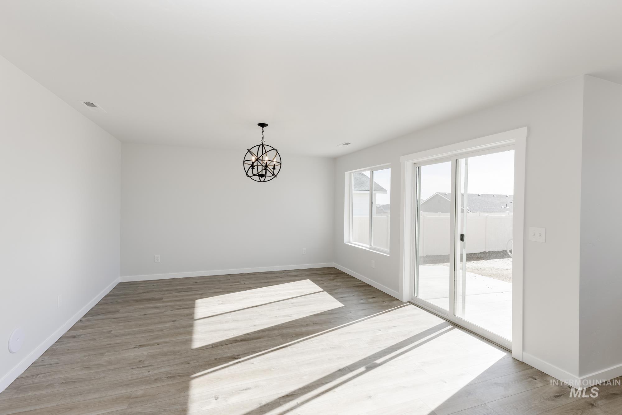 1223 W Pack River Dr