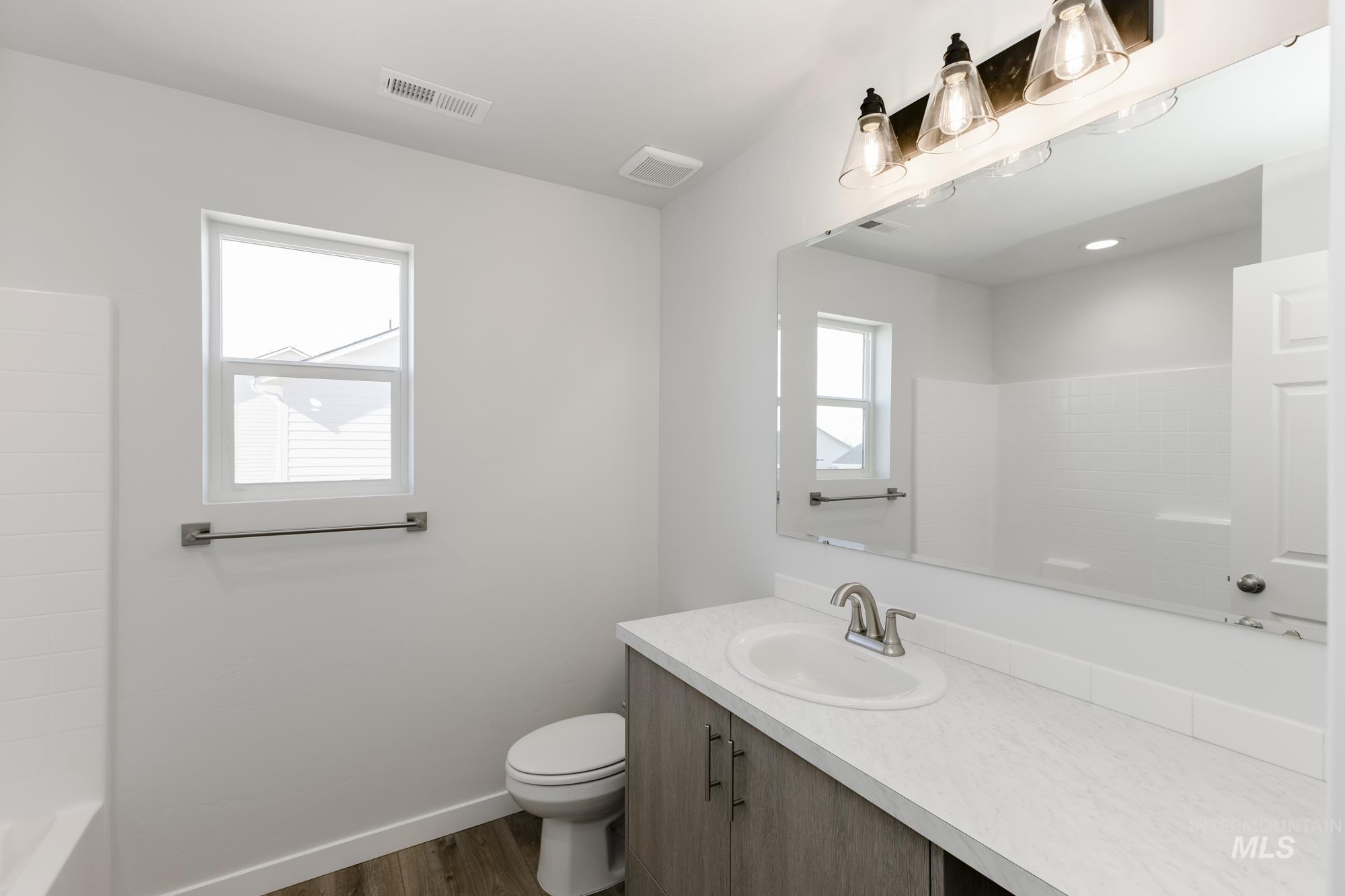 1223 W Pack River Dr
